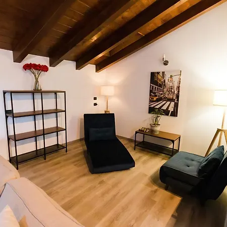 Bella Camelia - Di Apartment *