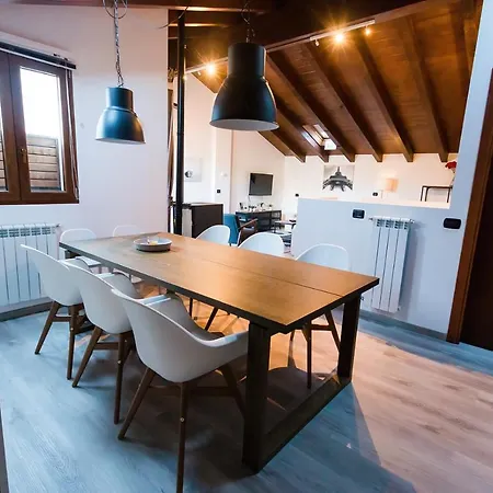 Bella Camelia - Di Apartment